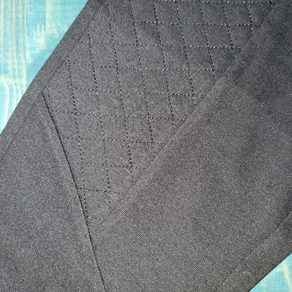 Stretch Black Pants with Quilted Detail Size 9 - Picture 9 of 9